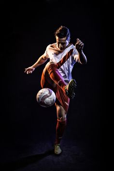 阿尔瓦雷斯 阿尔瓦雷斯